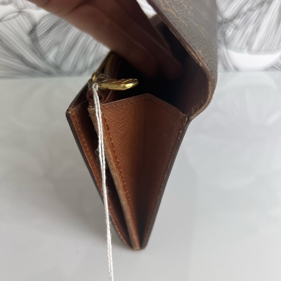 A44 LV monogram Sarah wallet - Picture 6 of 12